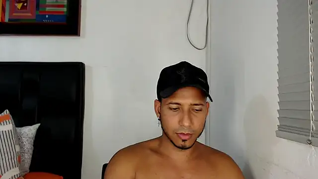 Snapshot of thommerxxx chatting on 01-30-25, 11:45 thommerxxx online show from 01-30-25, 11:45
