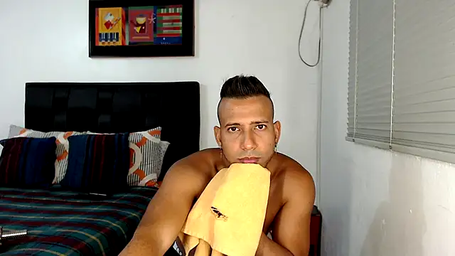 Snapshot of thommerxxx chatting on 01-31-25, 07:29 thommerxxx online show from 01-31-25, 07:29