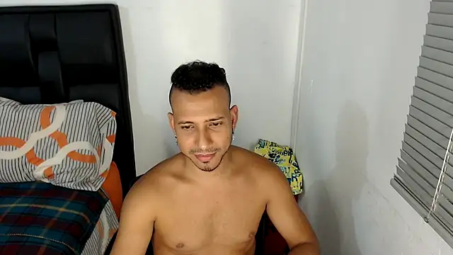 Snapshot of thommerxxx chatting on 02-04-25, 11:59 thommerxxx online show from 02-04-25, 11:59