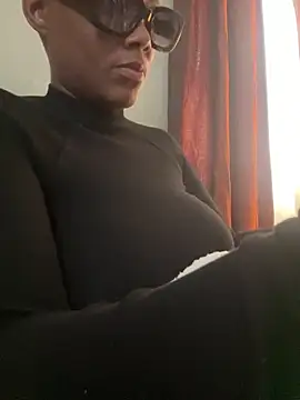 Snapshot of HoneyDripHer chatting on 10-06-25, 02:14 HoneyDripHer online show from 10-06-25, 02:14