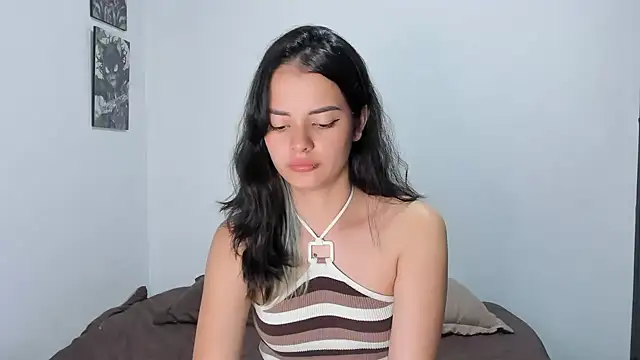 Snapshot of Abby_Saenz01 chatting on 11-19-25, 05:57 Abby Saenz01 online show from 11-19-25, 05:57