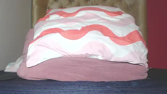 Amber Moore online show from 02-13-25, 08:17