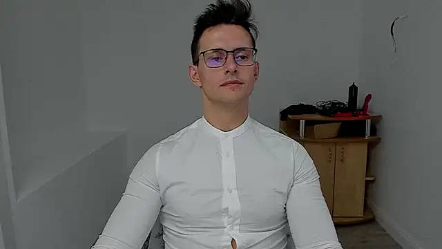 sexxymuscles4u online show from 12-07-24, 12:02