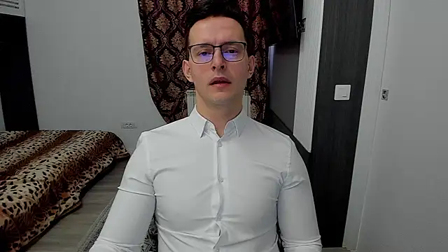 sexxymuscles4u online show from 02-24-25, 10:15