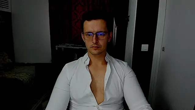 sexxymuscles4u online show from 10-31-25, 08:48