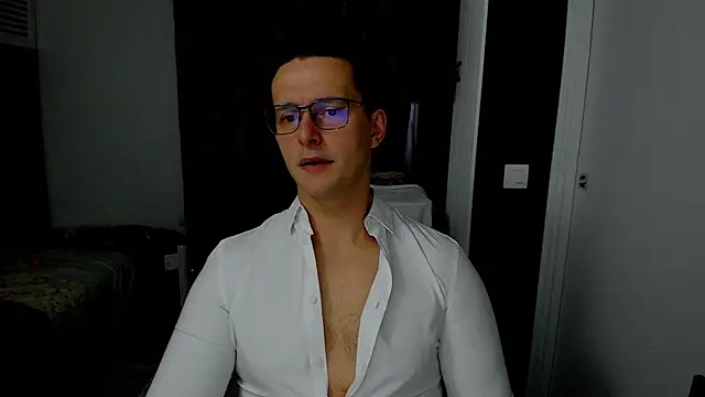 sexxymuscles4u online show from 11-18-25, 10:31