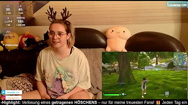 Snapshot of GamerGirl_Eve chatting on 12-20-24, 07:07 GamerGirl Eve online show from 12-20-24, 07:07