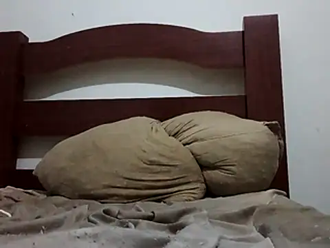 Snapshot of Faelpauzudo13 chatting on 04-13-26, 12:05 Faelpauzudo13 online show from 04-13-26, 12:05