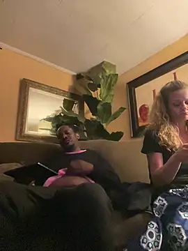 Snapshot of Makeyoucumallover chatting on 03-19-26, 04:16 Makeyoucumallover online show from 03-19-26, 04:16