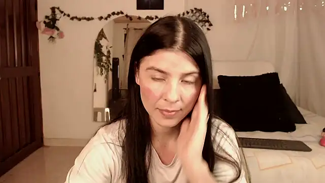 Estefani 32 online show from 12-01-25, 03:39