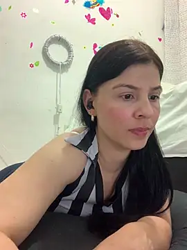 Estefani 32 online show from 04-08-26, 12:54