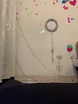 Estefani 32 online show from 04-14-26, 05:30