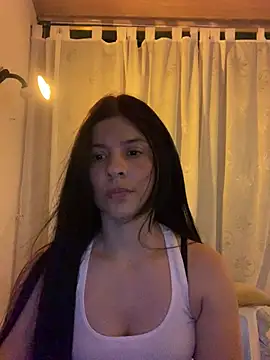 Estefani 32 online show from 05-17-26, 05:31