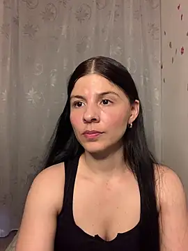 Estefani 32 online show from 05-20-26, 09:43