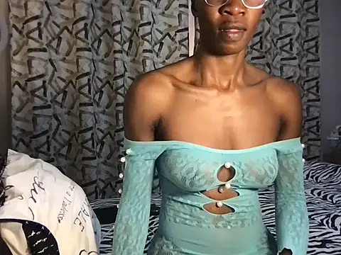 Snapshot of choco_petite chatting on 02-27-25, 03:25 choco petite online show from 02-27-25, 03:25