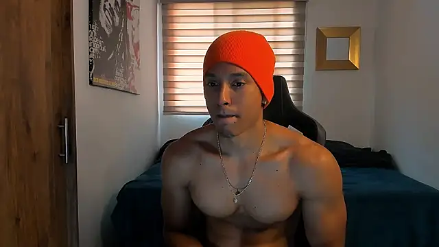 Snapshot of Liam_V chatting on 12-15-24, 02:05 Liam V online show from 12-15-24, 02:05