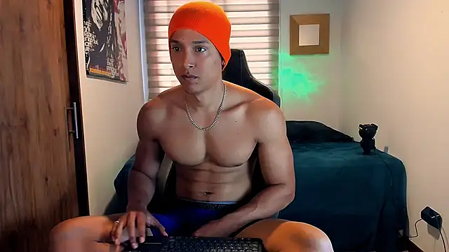 Snapshot of Liam_V chatting on 01-25-25, 01:41 Liam V online show from 01-25-25, 01:41