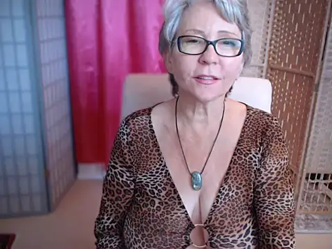 Snapshot of petradaniels chatting on 09-29-25, 05:29 petradaniels online show from 09-29-25, 05:29