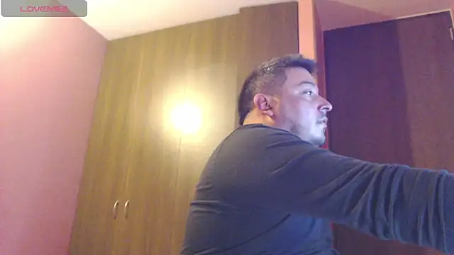 Snapshot of antonycruz chatting on 02-21-26, 03:40 antonycruz online show from 02-21-26, 03:40