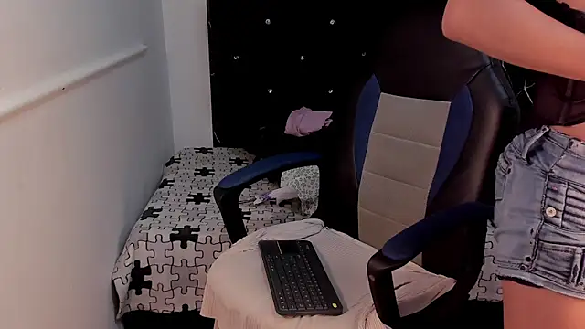 Lu doll online show from 10-11-25, 07:29