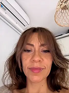 Snapshot of SamyJones9 chatting on 11-16-25, 07:03 SamyJones9 online show from 11-16-25, 07:03