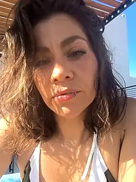 Snapshot of SamyJones9 chatting on 12-17-25, 08:04 SamyJones9 online show from 12-17-25, 08:04