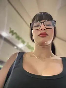 DulceLenns online show from 03-20-25, 05:58