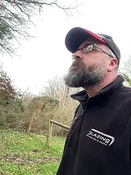 Snapshot of jim470 chatting on 02-12-25, 01:37 jim470 online show from 02-12-25, 01:37