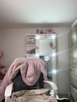 Emmily 19 online show from 02-25-25, 11:33