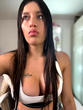 Emmily 19 online show from 09-19-25, 01:07