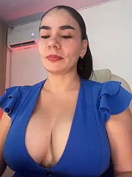 Snapshot of MeganDupont chatting on 07-21-26, 02:30 MeganDupont online show from 07-21-26, 02:30