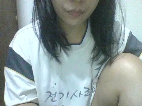 Snapshot of spankmybootyxxx chatting on 12-20-25, 08:16 spankmybootyxxx online show from 12-20-25, 08:16