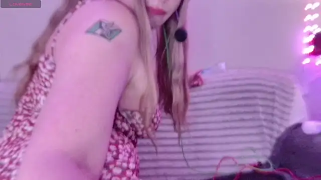 Snapshot of ScarletCarnal chatting on 09-13-25, 11:37 ScarletCarnal online show from 09-13-25, 11:37