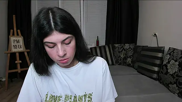 Snapshot of MolagAnna chatting on 05-20-26, 07:20 MolagAnna online show from 05-20-26, 07:20