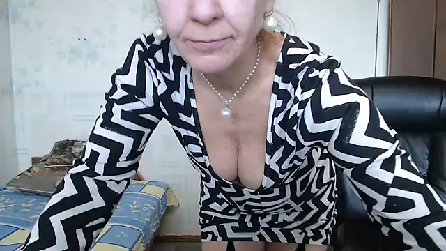 Snapshot of MilayaDFlow chatting on 02-15-25, 11:06 MilayaDFlow online show from 02-15-25, 11:06