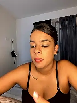 Snapshot of trianawhite chatting on 12-02-24, 09:06 trianawhite online show from 12-02-24, 09:06