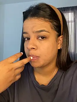 Snapshot of trianawhite chatting on 01-21-25, 02:37 trianawhite online show from 01-21-25, 02:37