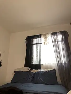 Snapshot of trianawhite chatting on 09-29-25, 03:28 trianawhite online show from 09-29-25, 03:28