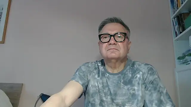 YOU6me online show from 04-11-26, 02:43