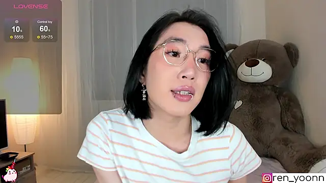 Snapshot of Ren_yoon chatting on 05-04-26, 04:52 Ren yoon online show from 05-04-26, 04:52
