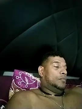 Snapshot of chocolatico1982 chatting on 11-10-25, 02:54 chocolatico1982 online show from 11-10-25, 02:54