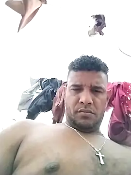 Snapshot of chocolatico1982 chatting on 12-18-25, 10:27 chocolatico1982 online show from 12-18-25, 10:27