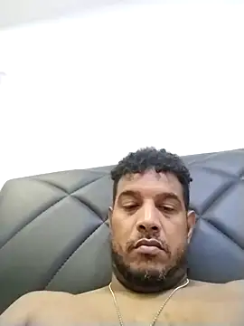 Snapshot of chocolatico1982 chatting on 02-25-26, 08:29 chocolatico1982 online show from 02-25-26, 08:29