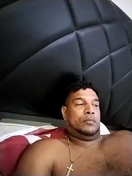 Snapshot of chocolatico1982 chatting on 03-13-26, 07:20 chocolatico1982 online show from 03-13-26, 07:20