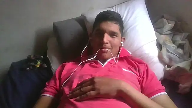 Snapshot of JakeHorny28 chatting on 12-20-25, 07:32 JakeHorny28 online show from 12-20-25, 07:32