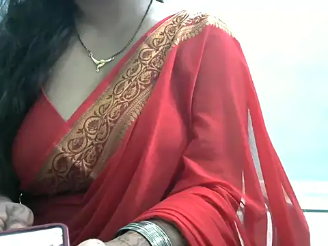 Snapshot of SexyRashmika chatting on 10-17-25, 06:32 SexyRashmika online show from 10-17-25, 06:32