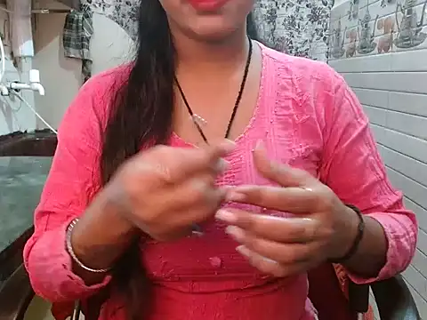 LovingPihu online show from 11-28-25, 05:54