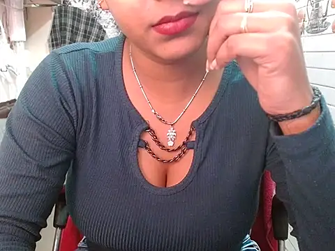 LovingPihu online show from 02-08-26, 05:22