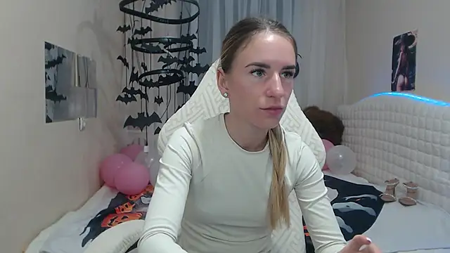 DeboraHorny online show from 10-18-25, 06:05