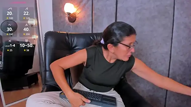 Keyla Milf online show from 04-21-26, 11:29